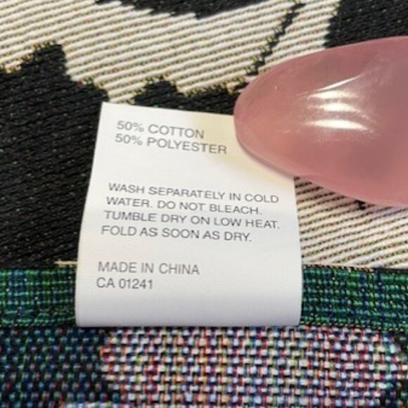 NWT SIMONS Contrasting flowers tapestry placemats Set of 2 - Picture 5 of 5